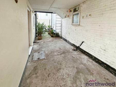 2 bedroom Flat to let in West Avenue, Clacton-On-Sea, CO15