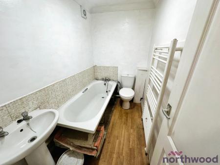 2 bedroom Flat to let in West Avenue, Clacton-On-Sea, CO15