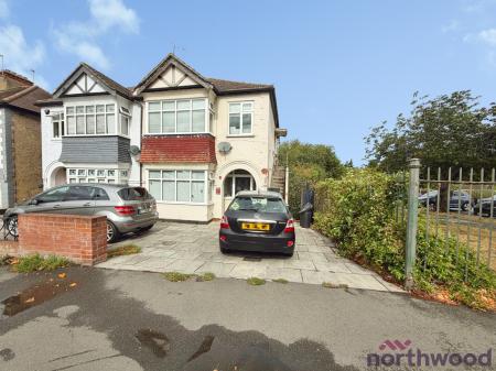 Carlton Road, Romford, RM2