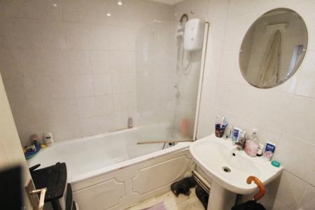 3 bedroom Flat for sale in (SALES) Rosemary Crescent, Clacton-On-Sea, CO15