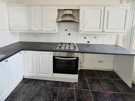 1 bedroom Flat to let in 69 Marine Parade East, Clacton-On-Sea, CO15