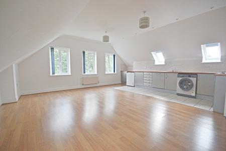 1 bedroom Flat for sale in Brewer Road, Southgate, Crawley, RH10