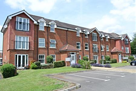 2 bedroom Apartment for sale in Brookers Road, Billingshurst, RH14
