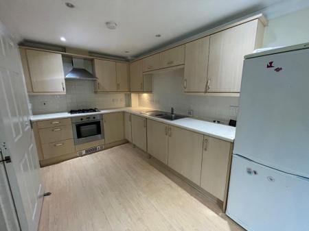2 bedroom Apartment for sale in Brookhill Road, Copthorne, RH10