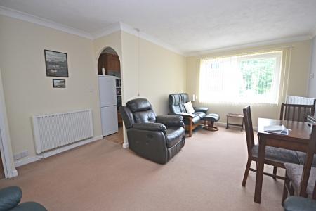 2 bedroom Flat for sale in Oak Road, Southgate, Crawley, RH11