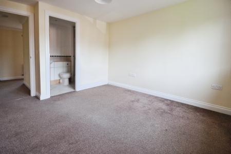 2 bedroom Apartment for sale in Tylehurst Drive, Redhill, RH1