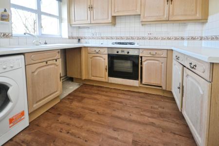 2 bedroom End of terrace house for sale in Carter Road, Maidenbower, Crawley, RH10