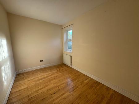 1 bedroom Flat to let in Lumley Road, Horley, RH6