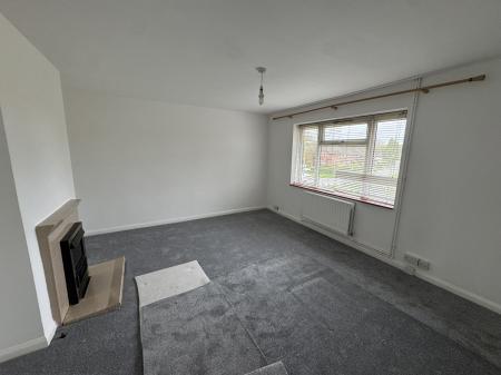 2 bedroom Maisonette to let in Upfield, Horley, RH6