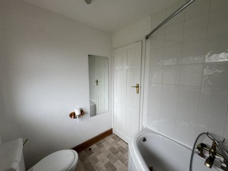 2 bedroom Maisonette to let in Upfield, Horley, RH6