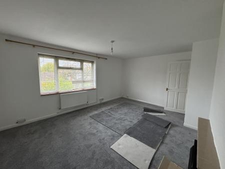 2 bedroom Maisonette to let in Upfield, Horley, RH6