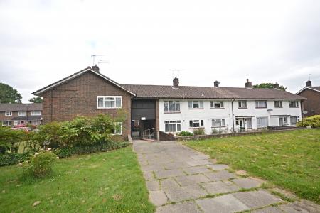 2 bedroom Maisonette for sale in Dower Walk, Gossops Green, Crawley, RH11