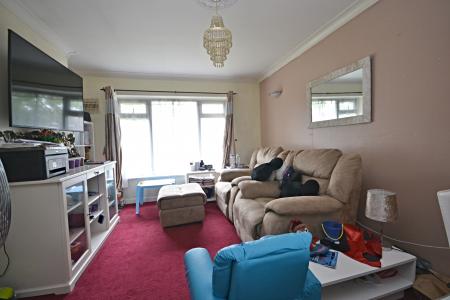 2 bedroom Maisonette for sale in Dower Walk, Gossops Green, Crawley, RH11
