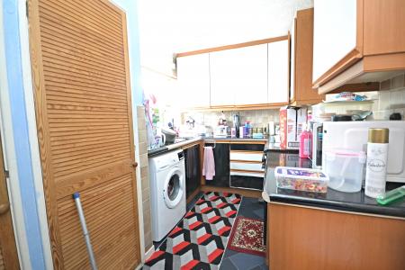 2 bedroom Maisonette for sale in Dower Walk, Gossops Green, Crawley, RH11