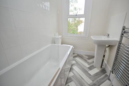 3 bedroom Terraced House for sale in Albany Road, West Green, Crawley, RH11