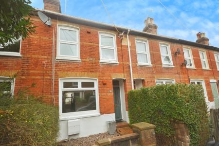 3 bedroom Terraced House for sale in Albany Road, West Green, Crawley, RH11