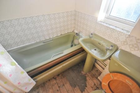 2 bedroom End of terrace house for sale in Hillingdale, Broadfield, Crawley, RH11