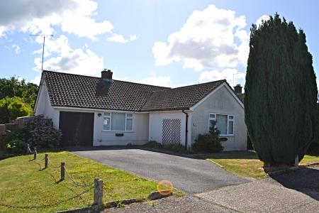 3 bedroom Bungalow to let in Morrell Avenue, Horsham, RH12