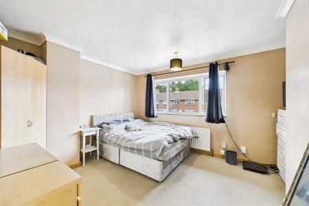 3 bedroom Terraced House to let in Climping Road, Ifield, Crawley, RH11