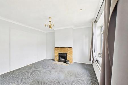 3 bedroom Terraced House to let in Climping Road, Ifield, Crawley, RH11