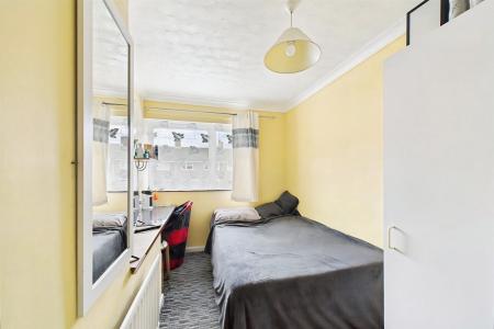 3 bedroom Terraced House to let in Climping Road, Ifield, Crawley, RH11