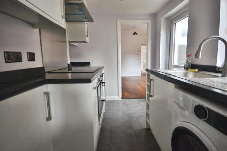 3 bedroom Semi-detached house to let in Mill Road, Three Bridges, Crawley, RH10