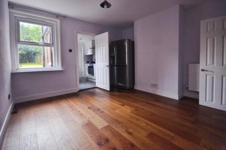 3 bedroom Semi-detached house to let in Mill Road, Three Bridges, Crawley, RH10