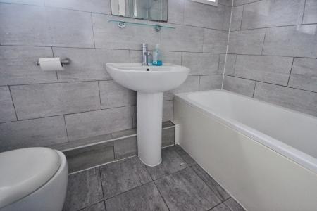 3 bedroom Semi-detached house to let in Mill Road, Three Bridges, Crawley, RH10