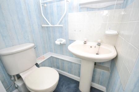 3 bedroom Maisonette to let in York Close, Horsham, RH13