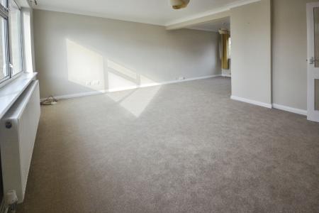 3 bedroom Maisonette to let in York Close, Horsham, RH13