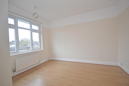 1 bedroom Maisonette to let in Oakhill Road, Horsham, RH13