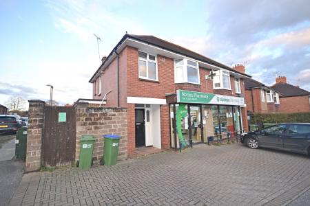 1 bedroom Maisonette to let in Oakhill Road, Horsham, RH13