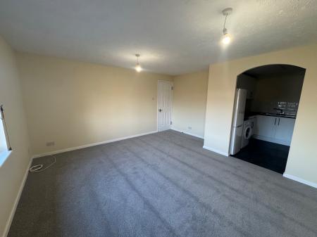 1 bedroom Flat to let in Maunsell Park, Three Bridges, Crawley, RH10
