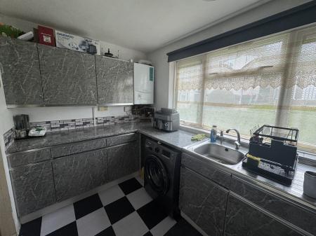 2 bedroom Flat to let in Caburn Heights, Southgate, Crawley, RH11