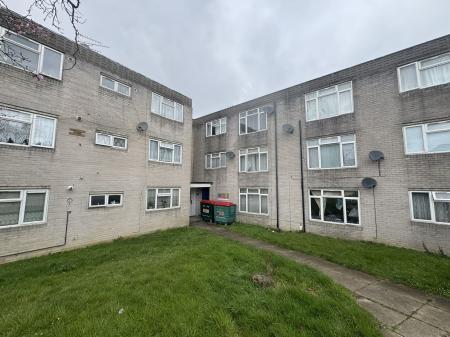 2 bedroom Flat to let in Caburn Heights, Southgate, Crawley, RH11