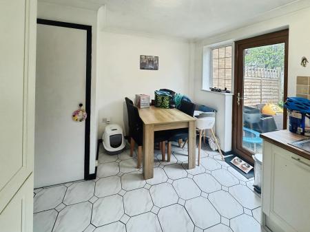 2 bedroom End of terrace house for sale in Norfolk Close, Bewbush, Crawley, RH11