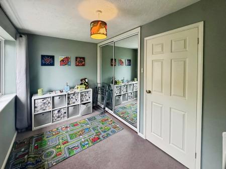 2 bedroom End of terrace house for sale in Norfolk Close, Bewbush, Crawley, RH11