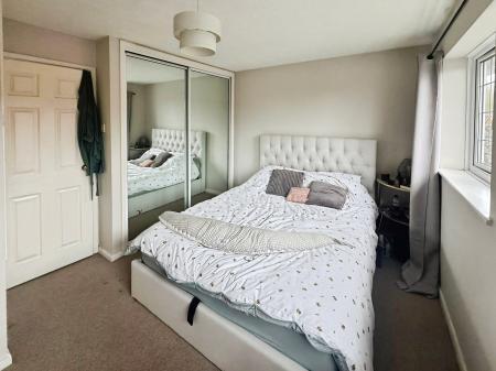 2 bedroom End of terrace house for sale in Norfolk Close, Bewbush, Crawley, RH11
