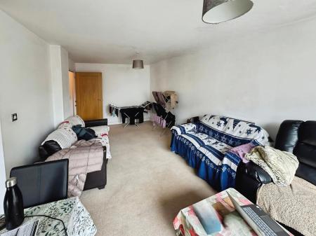 2 bedroom Apartment for sale in Trafalgar Gardens, Pound Hill, Crawley, RH10