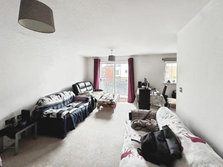 2 bedroom Apartment for sale in Trafalgar Gardens, Pound Hill, Crawley, RH10