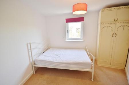 2 bedroom Apartment for sale in Trafalgar Gardens, Pound Hill, Crawley, RH10