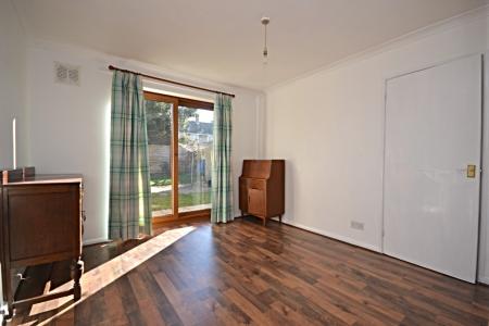 3 bedroom Terraced House to let in Ridgeside, Three Bridges, Crawley, RH10