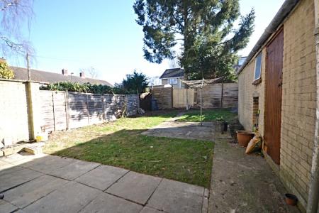 3 bedroom Terraced House to let in Ridgeside, Three Bridges, Crawley, RH10