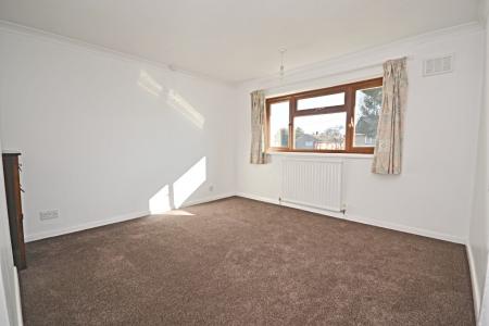 3 bedroom Terraced House to let in Ridgeside, Three Bridges, Crawley, RH10