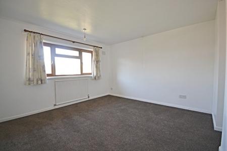3 bedroom Terraced House to let in Ridgeside, Three Bridges, Crawley, RH10