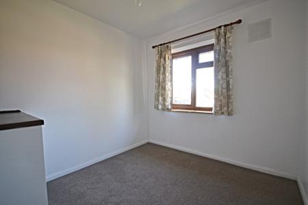 3 bedroom Terraced House to let in Ridgeside, Three Bridges, Crawley, RH10
