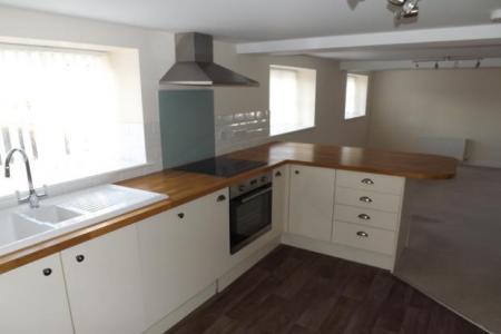 2 bedroom Flat to let in London Road, Dorking, RH4