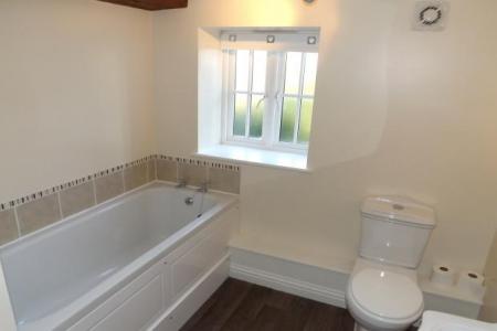 2 bedroom Flat to let in London Road, Dorking, RH4