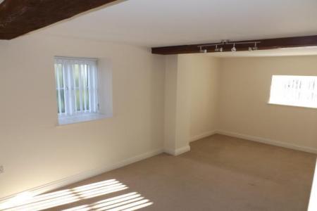 2 bedroom Flat to let in London Road, Dorking, RH4