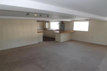 2 bedroom Flat to let in London Road, Dorking, RH4